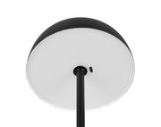 Unteransicht einer Akku-Tischleuchte mit USB-Anschluss