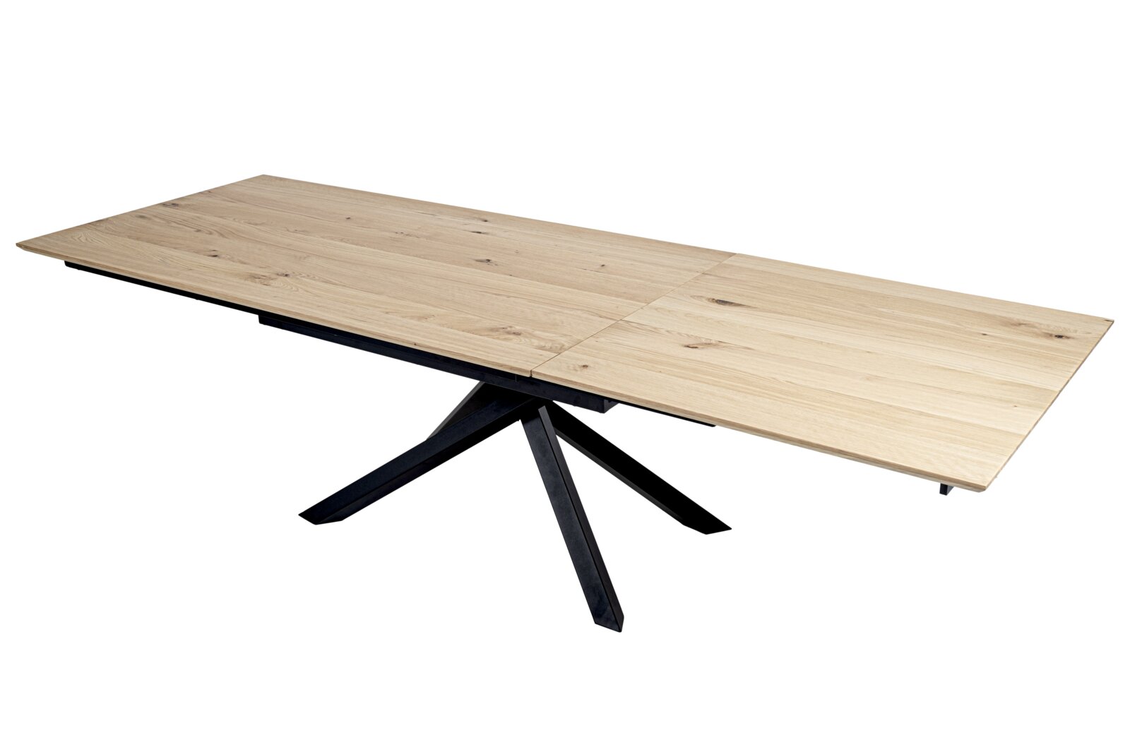 Moderner Esstisch mit heller Holzplatte und schwarzem Metallgestell, seitliche Perspektive