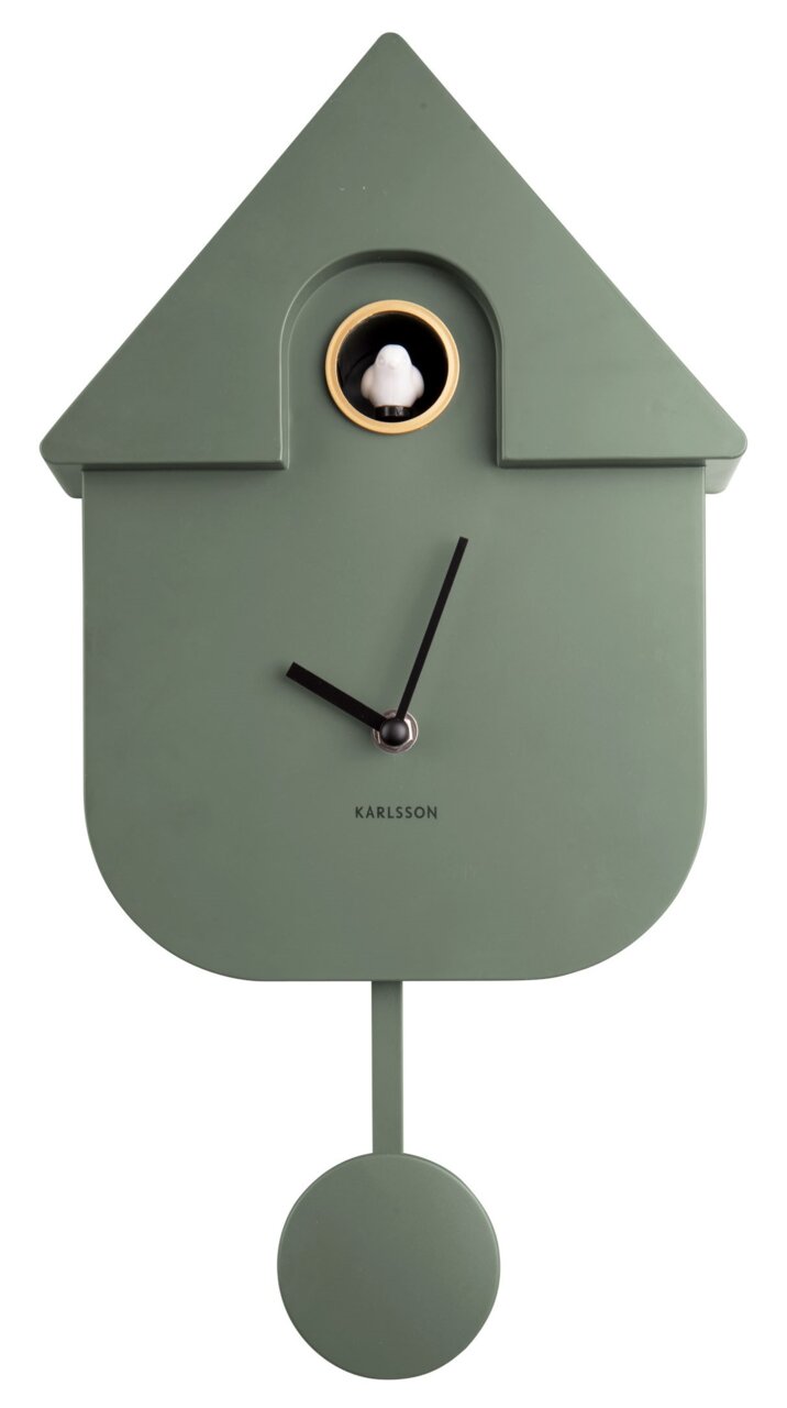Grüne Wanduhr in Form eines Vogelhauses mit Pendel und Kuckucksvogel, frontal abgebildet.
