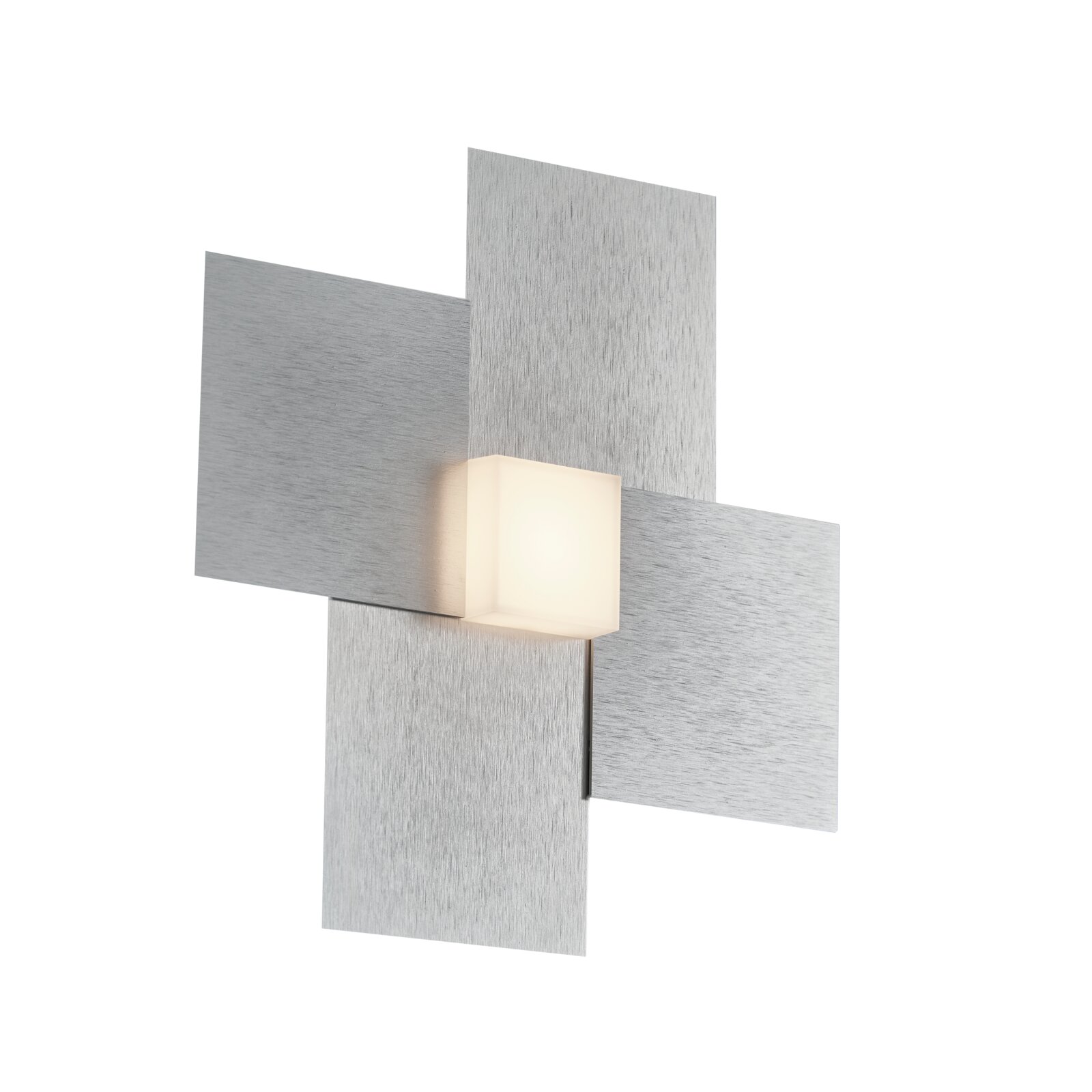 Moderne Wandleuchte mit vier kreuzförmig angeordneten Platten in gebürsteter Metalloptik und zentralem, warmweiß leuchtendem Würfel, perspektivisch von vorne rechts dargestellt