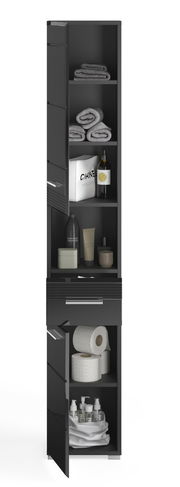 Hochschrank in schwarzer Farbe mit mehreren offenen Fächern, gefüllt mit Handtüchern, Toilettenartikeln und Haushaltsgegenständen. Frontalansicht.