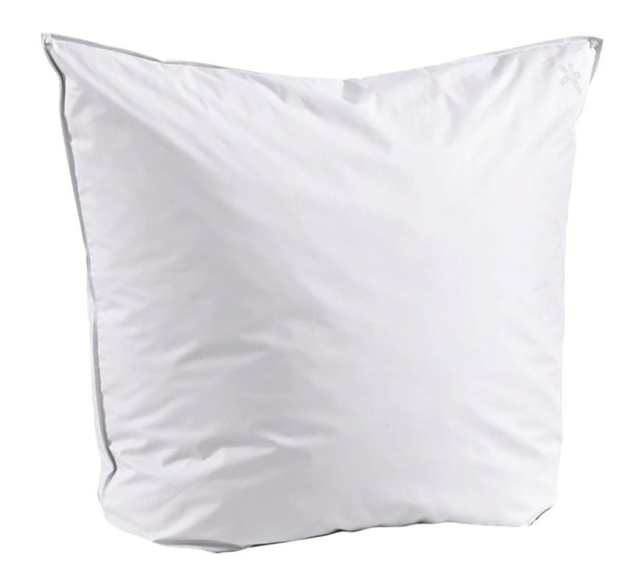 Weißes Kopfkissen in quadratischer Form, frontal fotografiert.