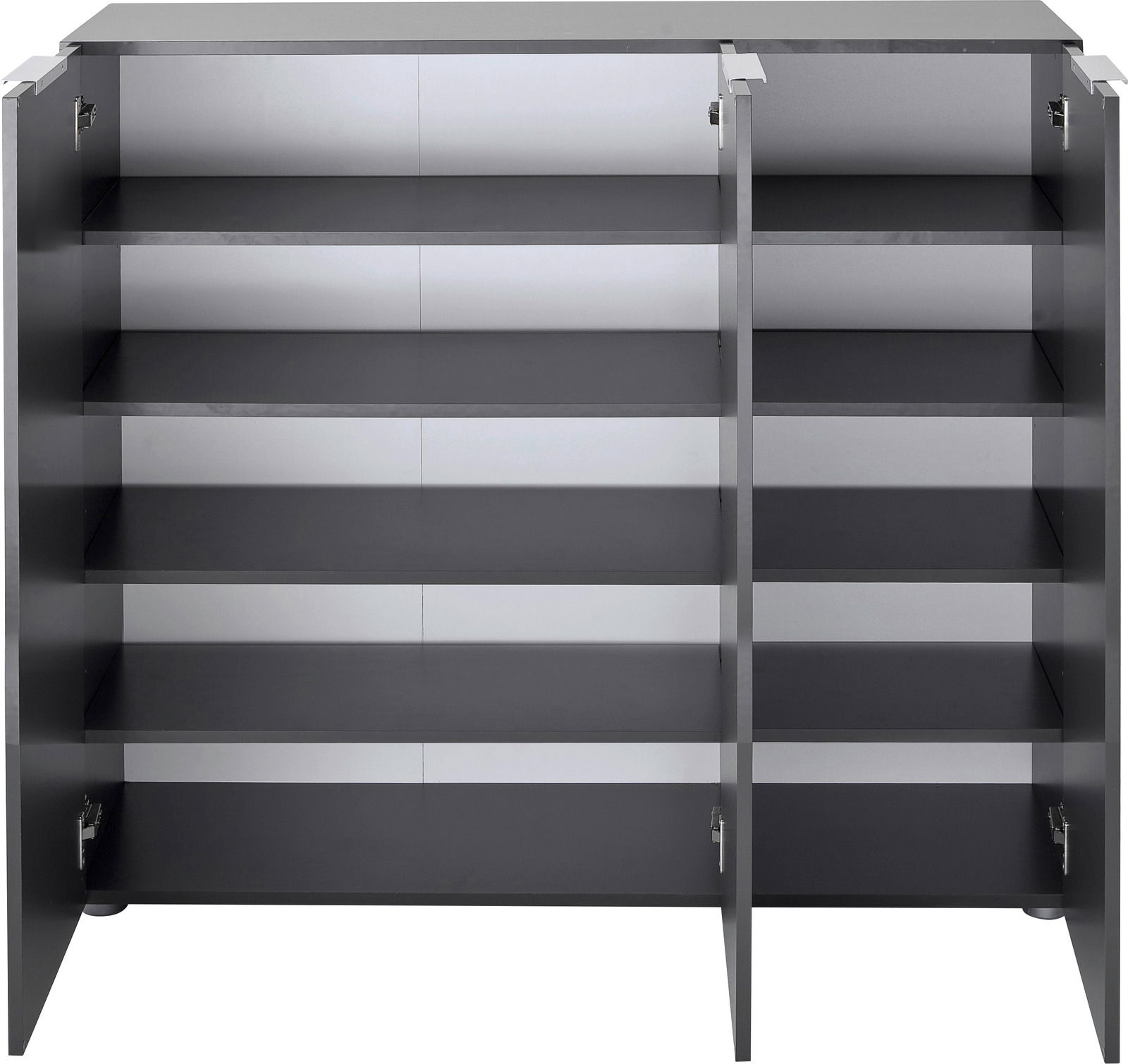 Garderobenkombination mit drei offenen Türen, frontal betrachtet, mit mehreren Regalböden für vielseitige Aufbewahrung.