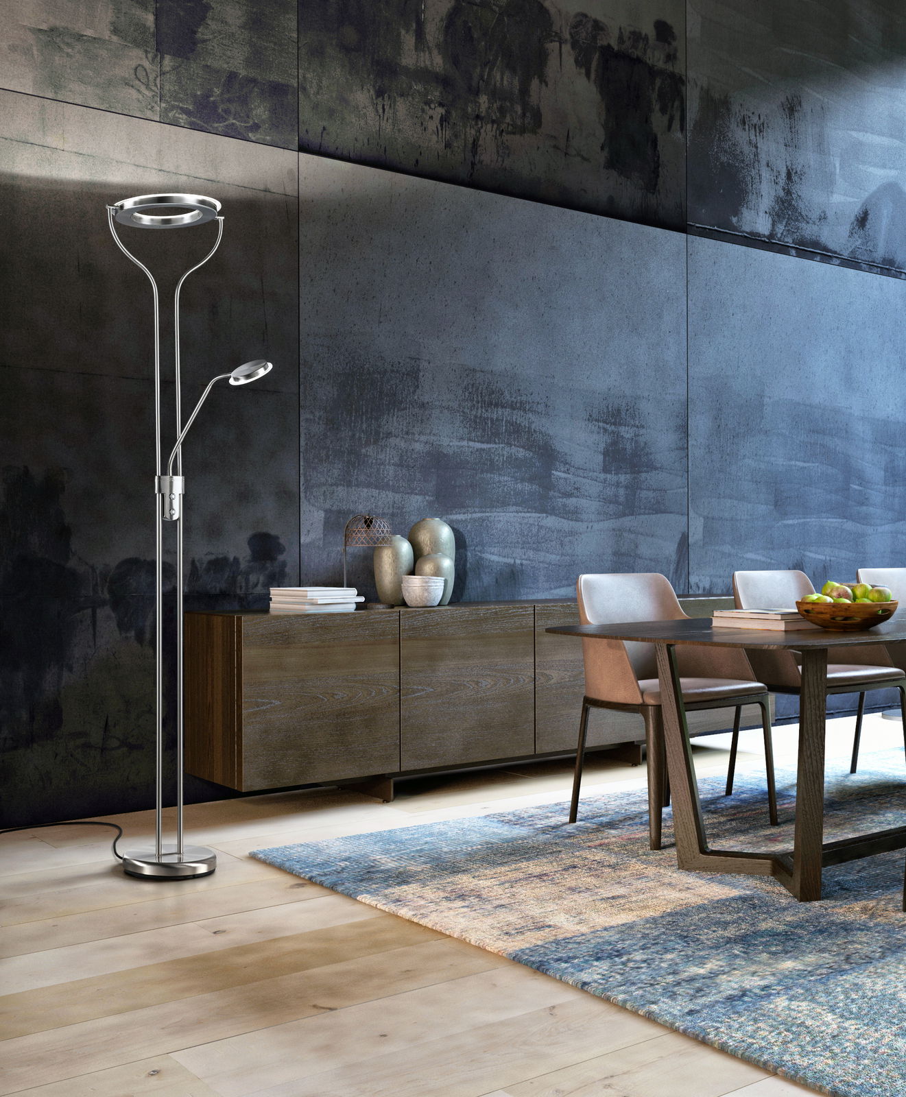 Moderne Stehleuchte Davos in einem stilvollen Wohnzimmer, seitliche Perspektive