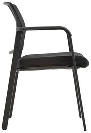 Seitenansicht eines schwarzen Besucherstuhls mit Armlehnen und Netzrückenlehne