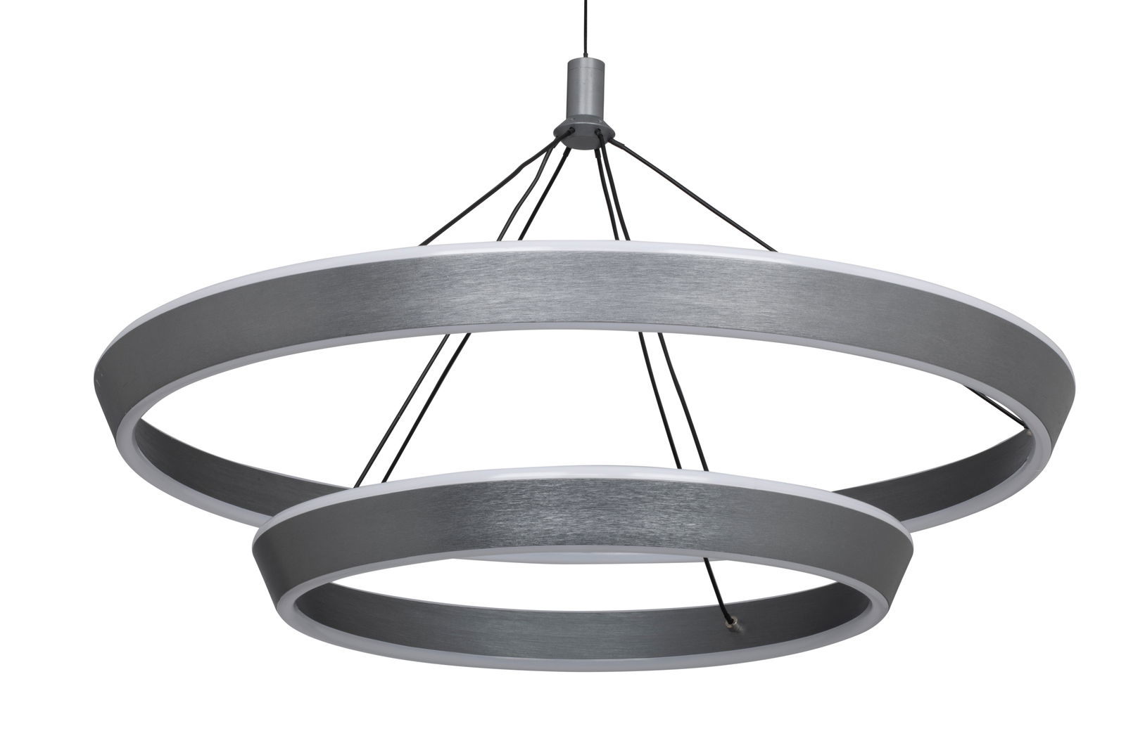 Moderne LED-Hängeleuchte mit zwei ringförmigen, silbernen Elementen, seitliche Perspektive