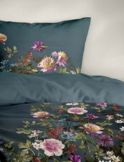 Bettwäsche 135x200cm mit floralem Muster in dunklen Farben, Ansicht von vorne