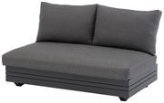 Graues 2-Sitzer Loungeelement mit zwei Rückenkissen, seitliche Perspektive