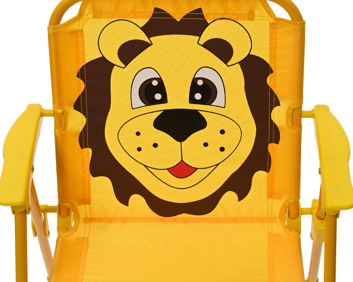 Gelber Kinderstuhl mit fröhlichem Löwenmotiv auf der Rückenlehne, Vorderansicht