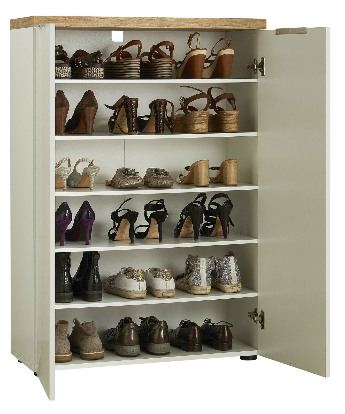 Schuhschrank mit offenen Türen, gefüllt mit verschiedenen Schuhen, aus frontaler Perspektive