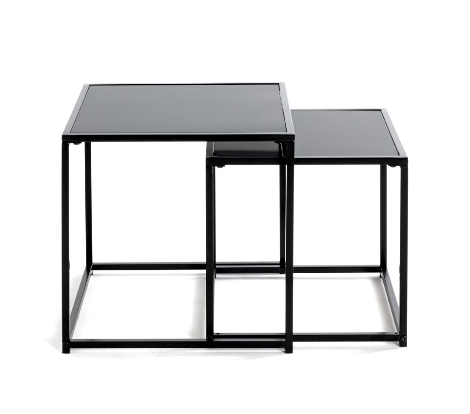 Zwei ineinanderschiebbare Beistelltische/Nesting Tables mit schwarzem Metallrahmen und dunkler Tischplatte, frontal in leichter Schrägansicht fotografiert