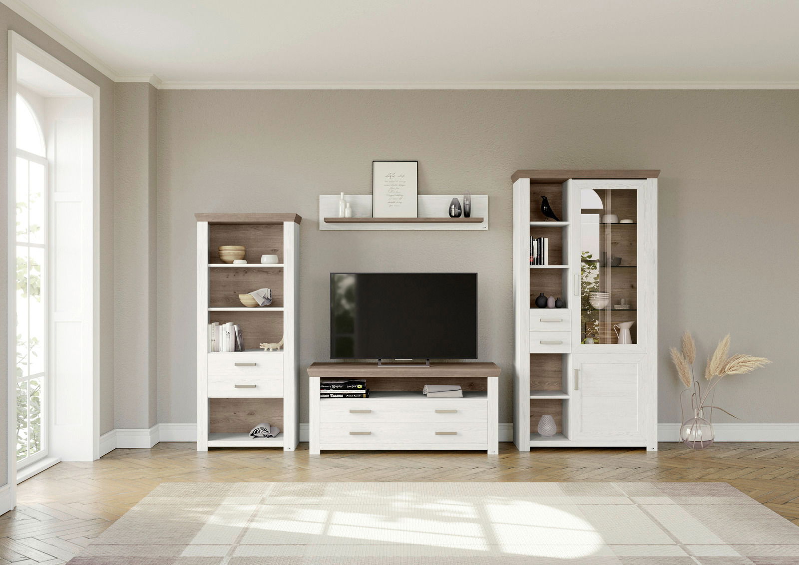 Set one by Musterring Vitrine SET ONE YORK Wohnzimmeransicht mit moderner Vitrine, TV-Schrank und Regal in Holzoptik, frontal betrachtet.