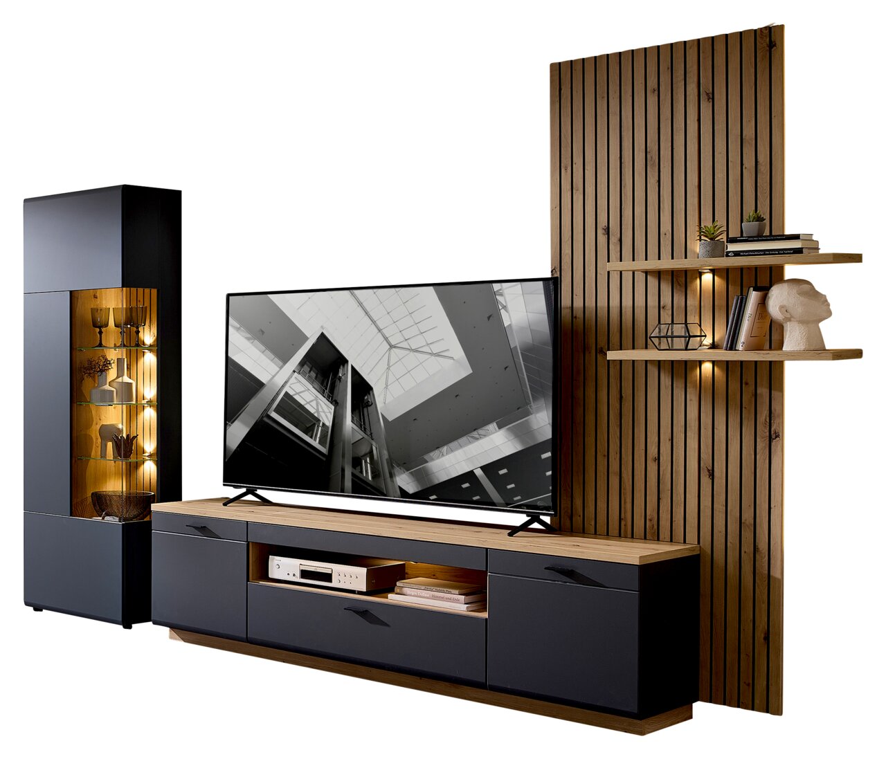 Stylife Wandkombination RENO Moderne Wandkombination RENO mit TV-Schrank, Vitrine und Holzpaneel mit Regalen, seitliche Perspektive.