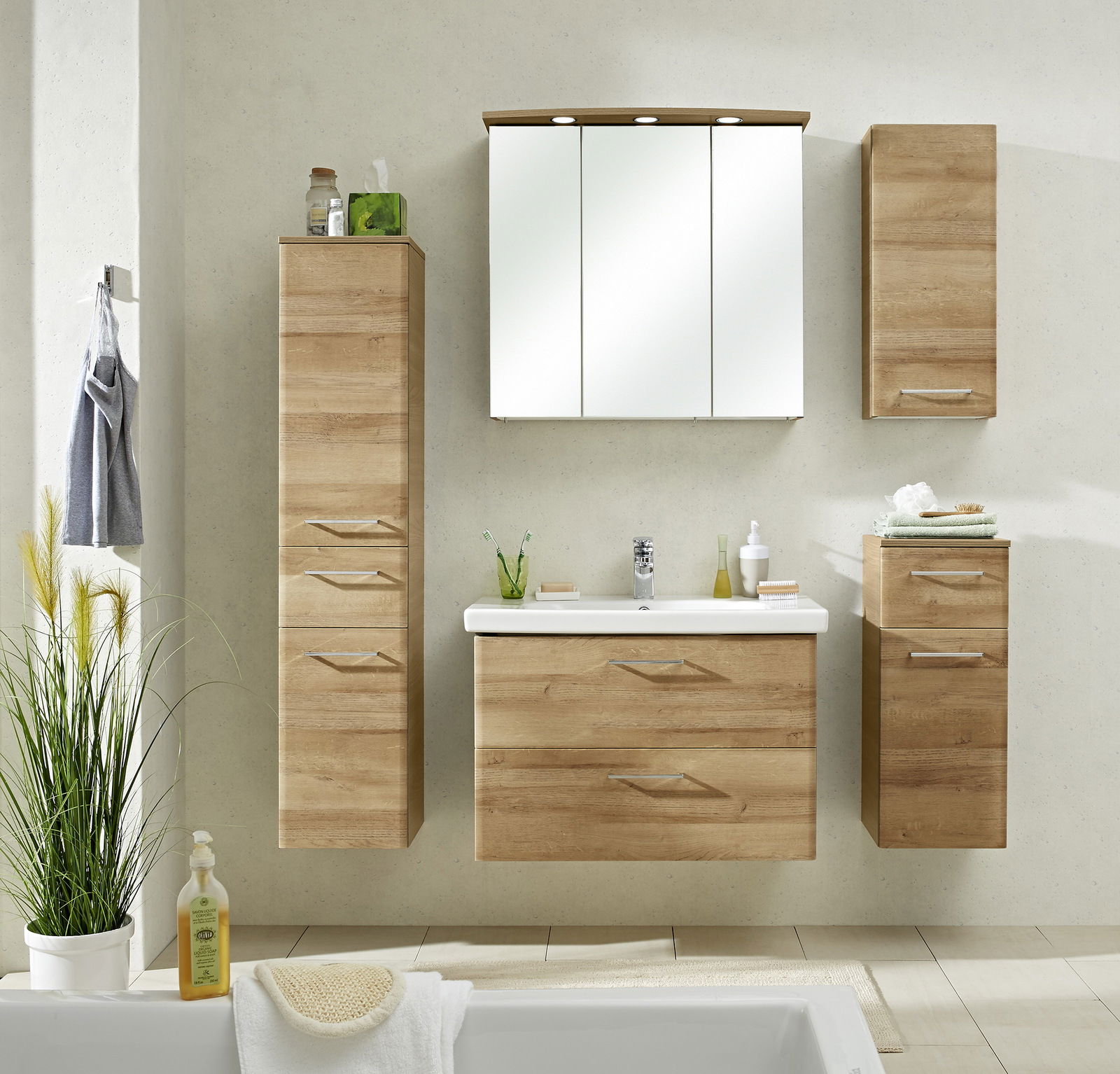 Moderne Waschtischlösung in Holzoptik mit Spiegel und Stauraum, frontale Ansicht
