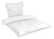 Bettwäsche-Set mit Kissen und Decke, bedruckt mit 'Ich liebe dich' in verschiedenen Sprachen, von schräg oben fotografiert.