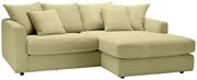 Grünes Ecksofa mit mehreren Kissen, Perspektive von vorne rechts