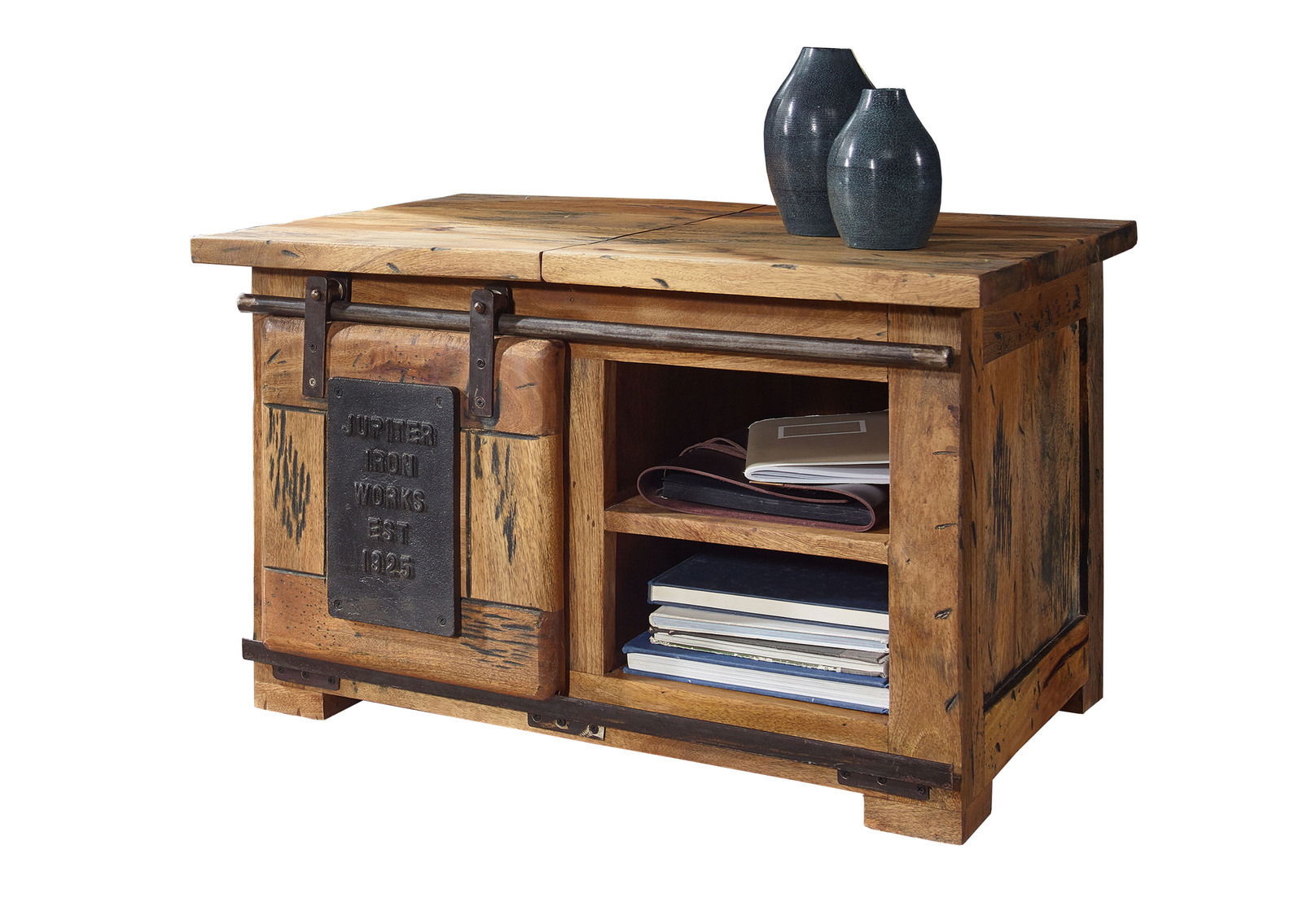 Rustikales TV-Board aus Holz mit Schiebetür und Regalfächern, seitliche Perspektive