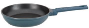 Mini Bratpfanne CLASSIC 18 cm in seitlicher Perspektive mit blauem Griff und antihaftbeschichteter Innenfläche.
