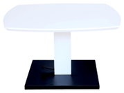 Moderne witte salontafel met vierkant tafelblad en zwarte voet, vooraanzicht