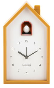 Moderner Wecker in Hausform mit gelbem Rahmen und Kuckucksvogel, Frontalansicht