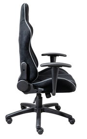 Seitliche Ansicht eines schwarzen Gaming-Stuhls mit verstellbaren Armlehnen und ergonomischem Design.