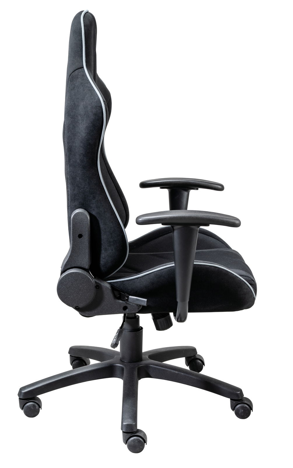 Seitliche Ansicht eines schwarzen Gaming-Stuhls mit verstellbaren Armlehnen und ergonomischem Design.