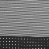 Nahaufnahme des Netzgewebes eines Bürostuhls aus seitlicher Perspektive