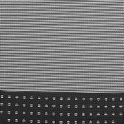 Nahaufnahme des Netzgewebes eines Bürostuhls aus seitlicher Perspektive