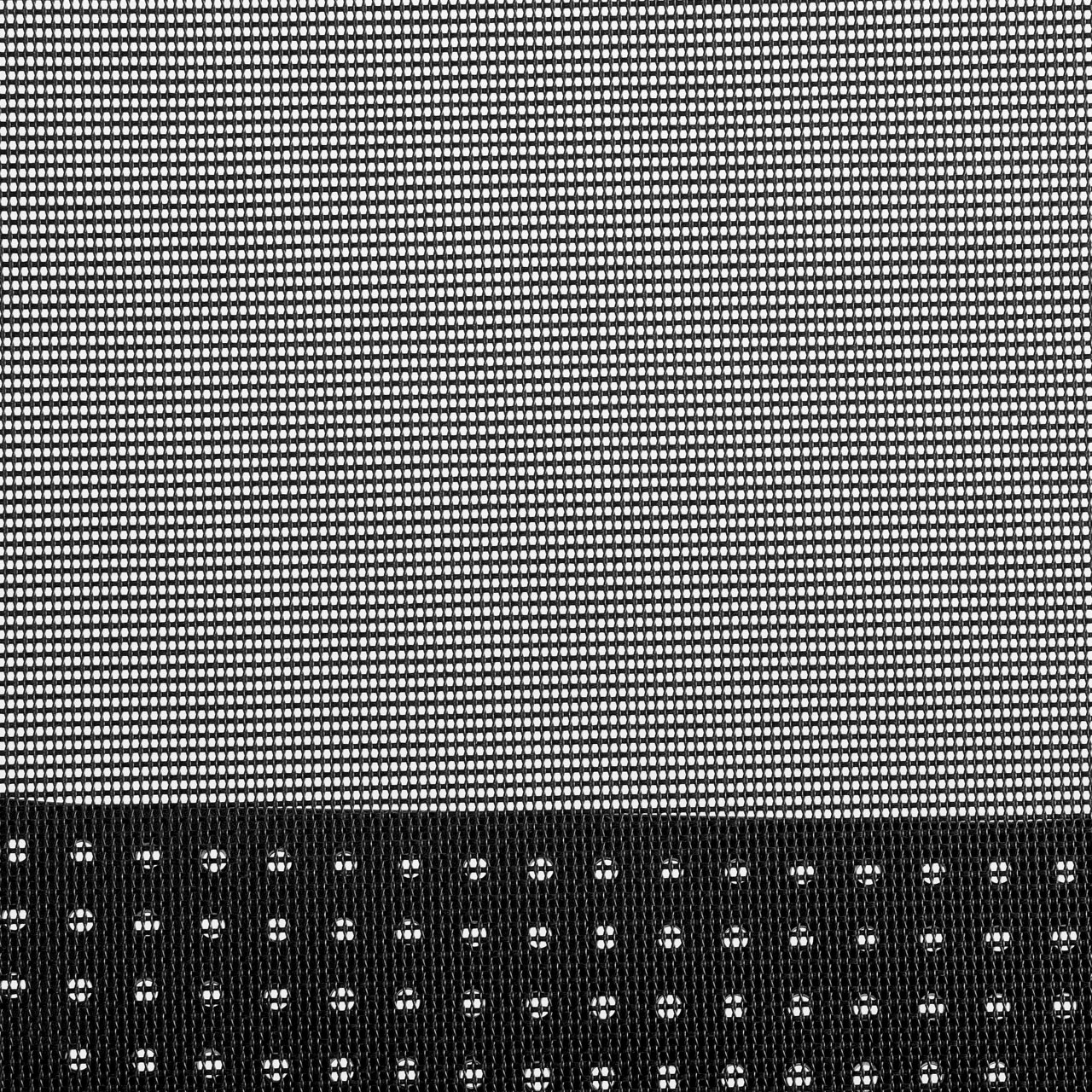 Nahaufnahme des Netzgewebes eines Bürostuhls aus seitlicher Perspektive