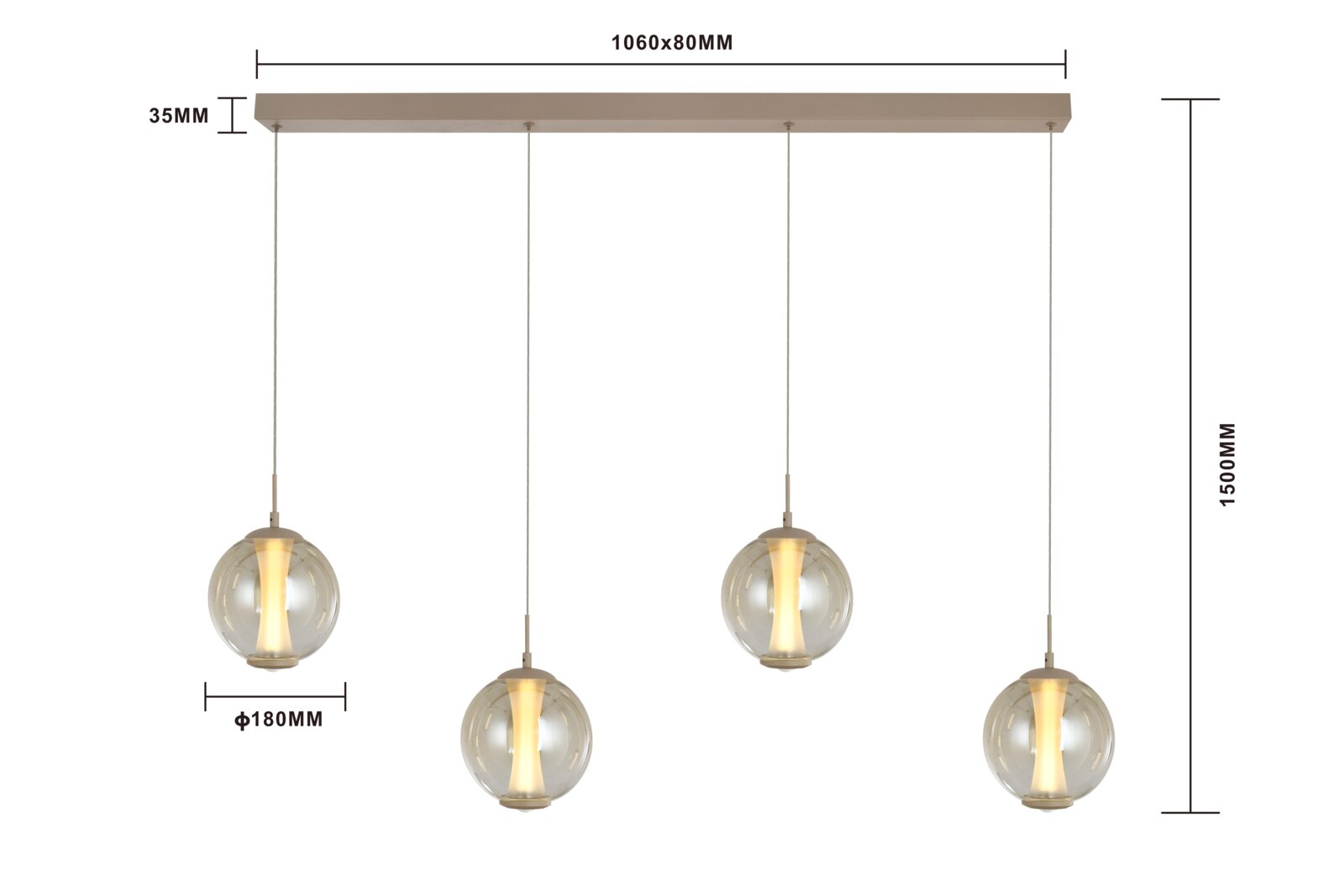 Vooraanzicht van moderne viervoudige hanglamp met transparante glazen bollen en warm licht, inclusief afmetingen: plafondbalk 1060 × 80 mm, hoogte 1500 mm en boldiameter 180 mm