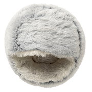Rundes, flauschiges Haustierbett in Grau und Weiß, von oben betrachtet.