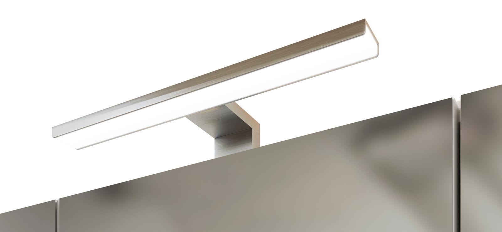 Nahaufnahme eines modernen Spiegelschranks mit integrierter LED-Leuchte von oben betrachtet.