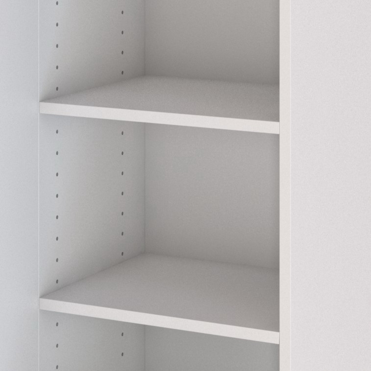 Weißer Hochschrank mit verstellbaren Einlegeböden, seitliche Perspektive