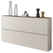 Moderner XL-Hängeschuhschrank mit zwei Klappen, seitliche Perspektive, dekoriert mit Vasen und Accessoires auf der Oberseite.