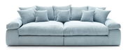 Großes, hellblaues Sofa mit mehreren Kissen, Vorderansicht