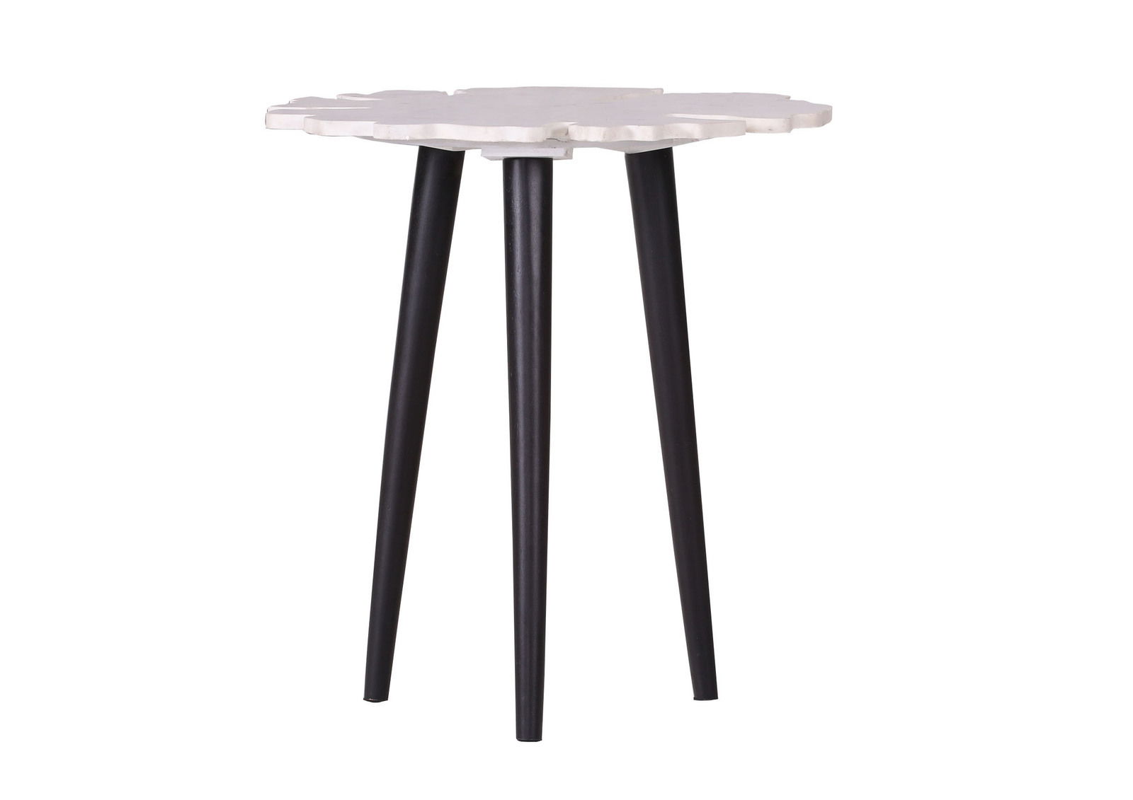 Moderner Beistelltisch mit weißer, unregelmäßig geformter Tischplatte und schwarzen, schlanken Beinen, seitliche Perspektive