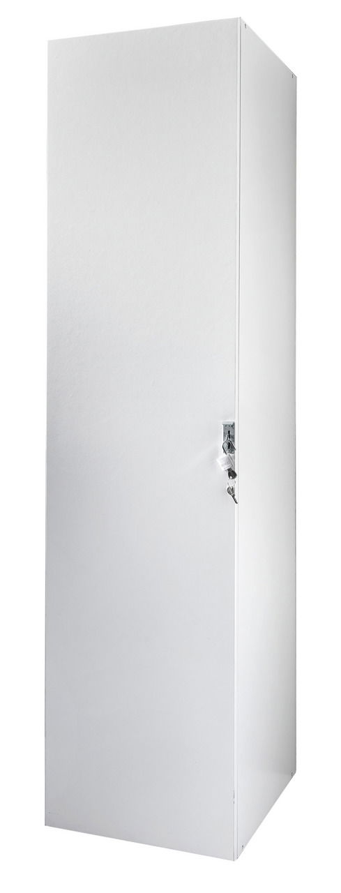 Weißer, abschließbarer Kleiderschrank aus der Perspektive von vorne rechts.