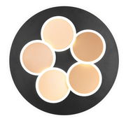 Deckenleuchte Mandala mit fünf runden, leuchtenden Elementen in einer symmetrischen Anordnung, Ansicht von unten.