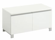 Weiße Garderobenbank mit zwei Türen, rechteckige Form, seitliche Perspektive