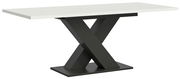 Moderner Esstisch mit weißer Tischplatte und schwarzem X-förmigem Gestell, seitliche Perspektive.