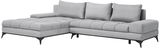 Graues Ecksofa mit Ottomane, moderne Metallfüße, Perspektive von vorne links