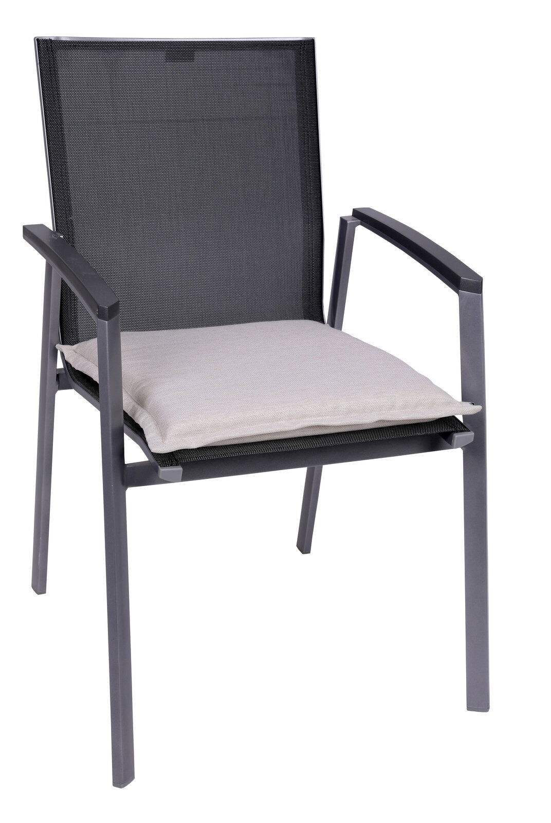 Gartenstuhl mit Armlehnen, anthrazitfarbenem Metallrahmen und schwarzer Textilbespannung, mit hellgrauem Sitzkissen, in schräger Vorderansicht freigestellt