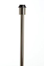 Close-up van een metalen lampenstaaf met schroefdraad, verticaal perspectief
