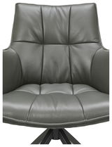 Vorderansicht eines modernen Sessels mit grauem Lederbezug und gepolsterter Sitzfläche.