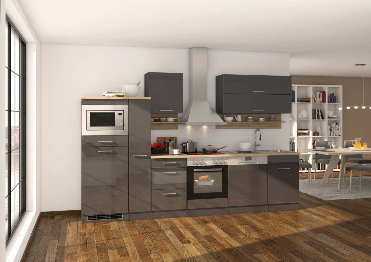 Moderne Küchenzeile in dunklem Hochglanz mit eingebautem Backofen, Mikrowelle und Dunstabzugshaube, seitliche Perspektive.