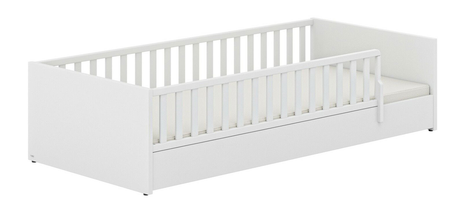 Weißes Kinderbett mit Gitterstäben, seitliche Perspektive
