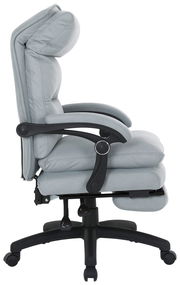 Seitliche Ansicht eines grauen Chefsessels mit gepolstertem Sitz und Rückenlehne, Armlehnen und einem schwarzen Drehfuß mit Rollen.