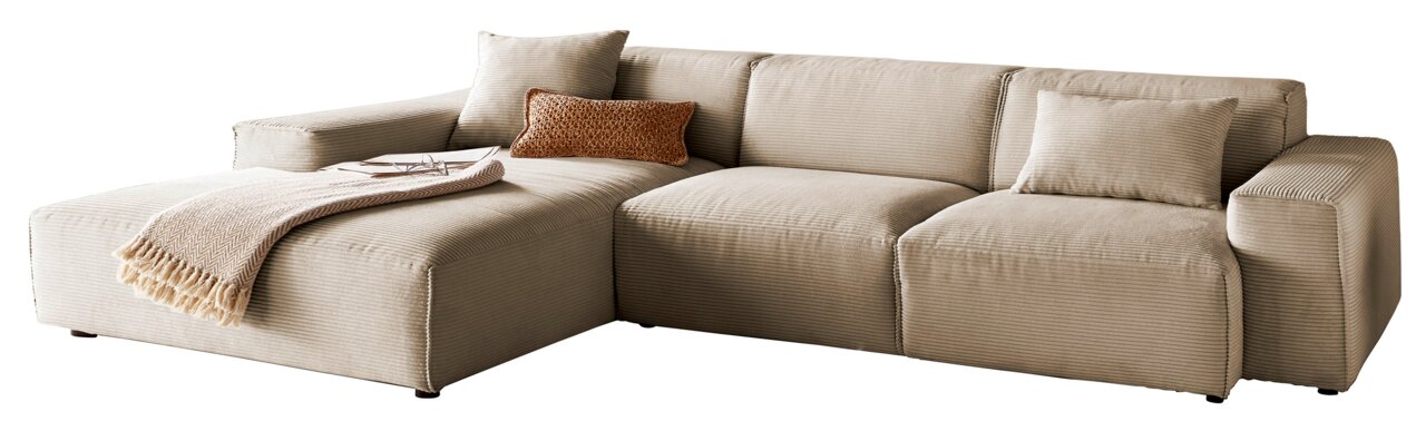 Lounge Handmade Hoekbank LH-EDINA Beige Ecksofa mit Ottomane, dekoriert mit Kissen und Decke, seitliche Perspektive