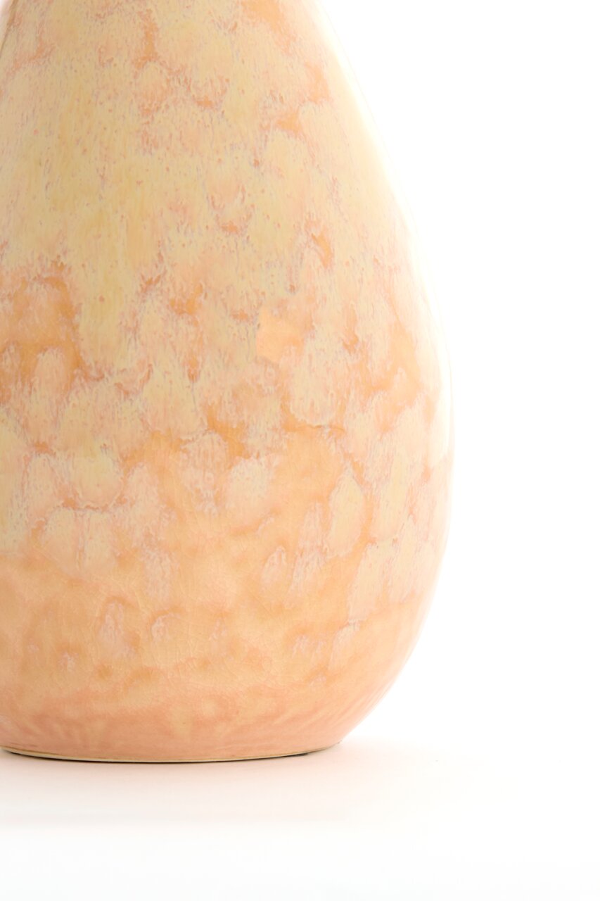 Light&Living Vase CULLA 29cm Nahaufnahme einer Vase mit pastellfarbenem, marmoriertem Muster, seitliche Perspektive