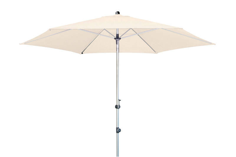 Beiger Kurbelschirm mit Metallstange, frontal abgebildet